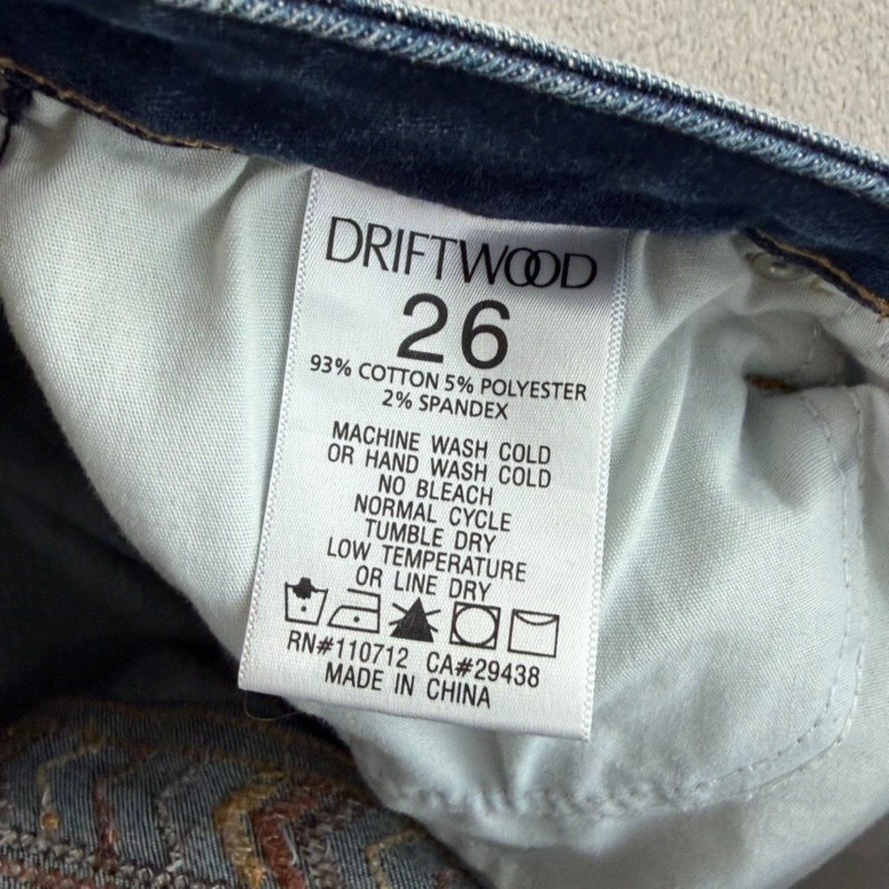 Driftwood Violet Embroidered Floral Flare Jeans in Blue Wash Women 26 High Rise - Picture 3 of 11